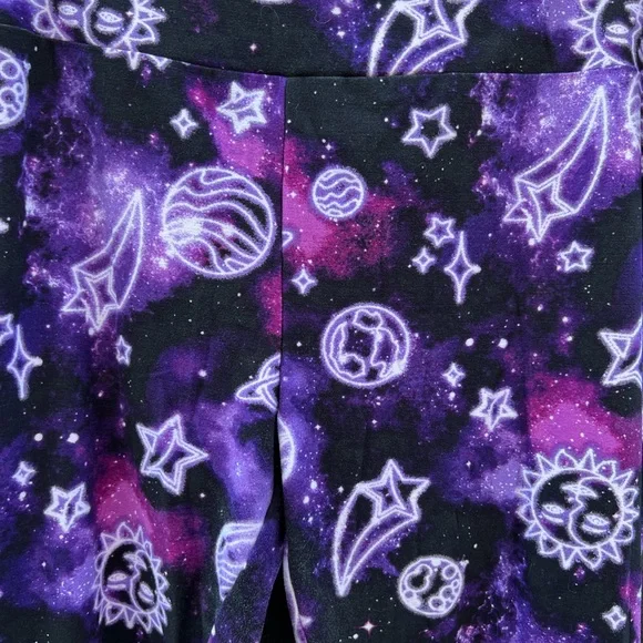 Stunning outer space galaxy leggings! - Picture 2 of 4